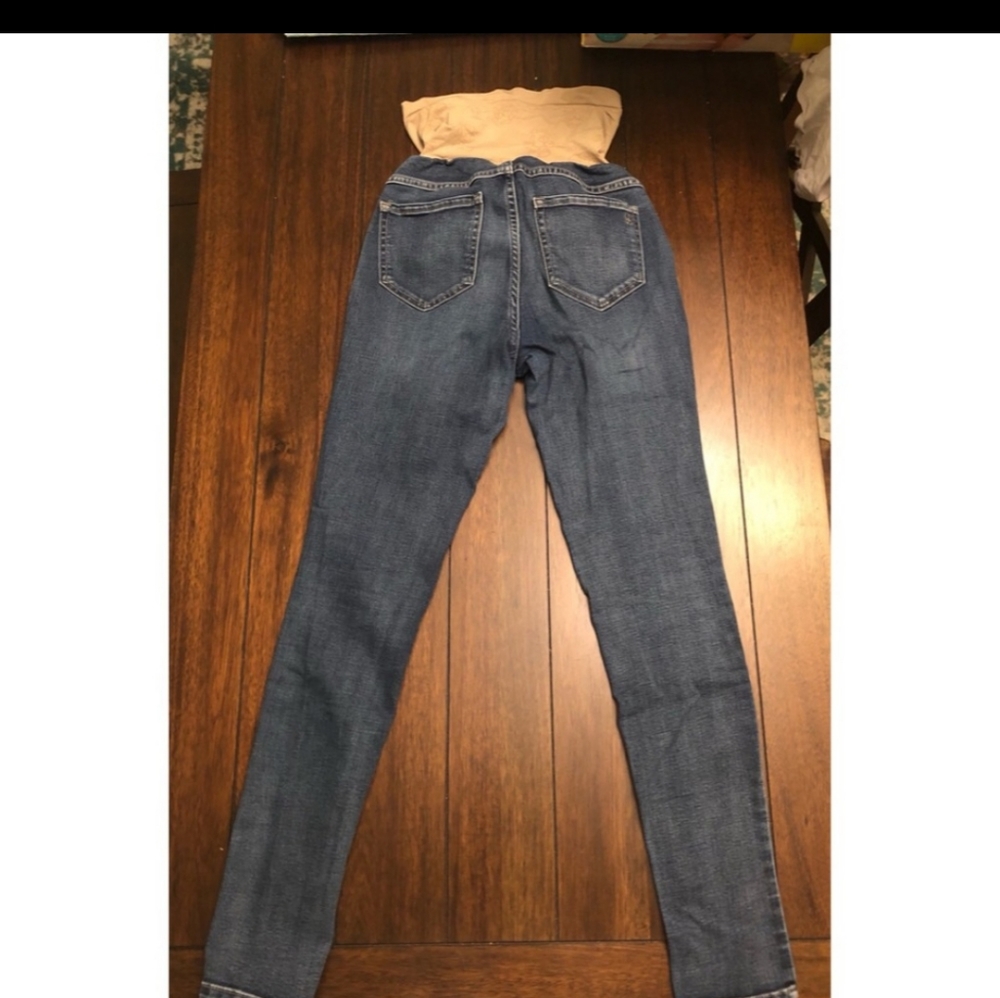Jessica Simpson size Small 4/6 maternity jeans